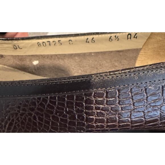 Salvatore Ferragamo Women's 6.5 A4 Alligator Kitten Heel Brown Made in Italy - Picture 9 of 9